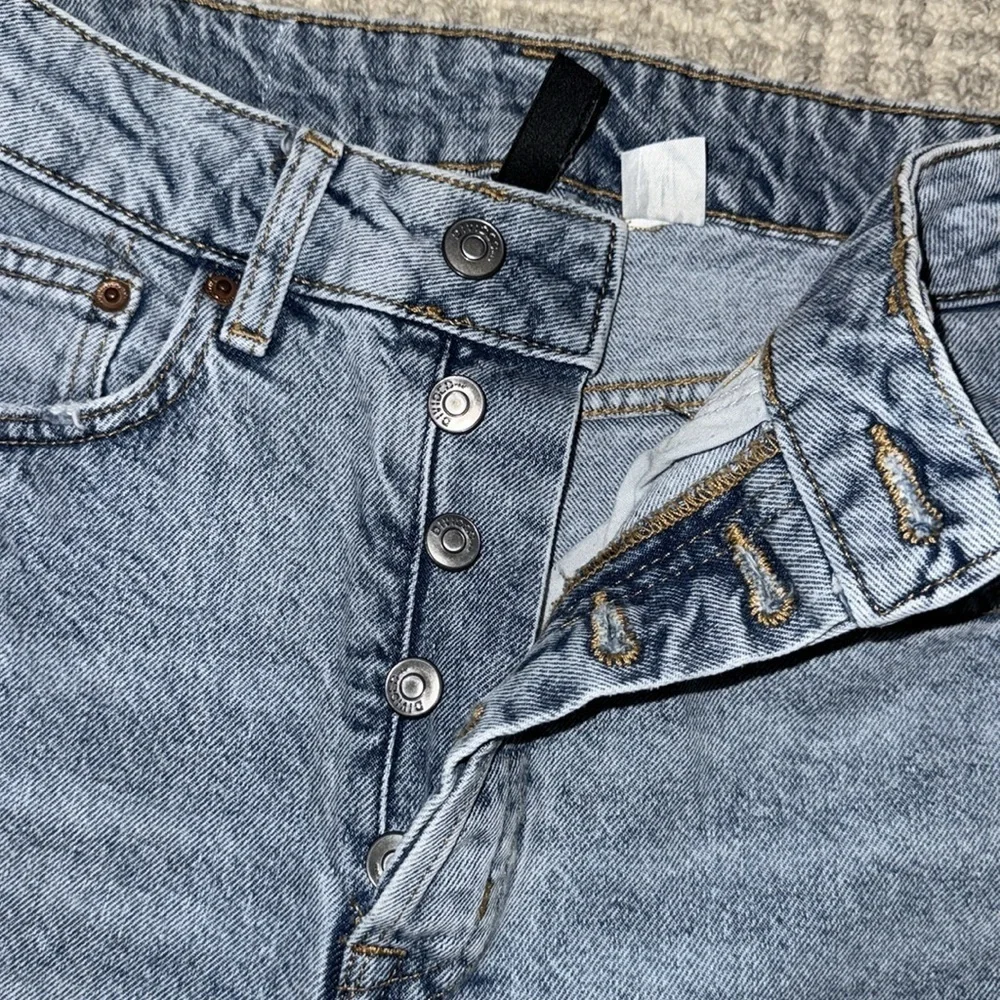H&M Ultra High Rise Straight Leg Jeans Size 6 Blue - Picture 6 of 8